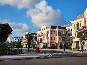 bán shophouse 94m2 lô góc duy nhất tại vincom shophouse đông hà vốn 30% chỉ 2,2 tỷ có ngay 35tr/th