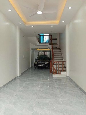hàng xóm tđc đông mỹ - thanh trì. ô tô vào nhà, 56m2 x 5t. hơn 5 t-ỷ. còn tl.