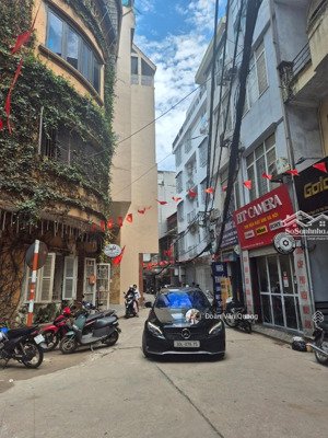 thang máy_nhà mới tinh_ngõ thông_kinh doanh. bán nhà hào nam, dt 40m2 x 5tầng x mt 4m x giá 11 tỷ