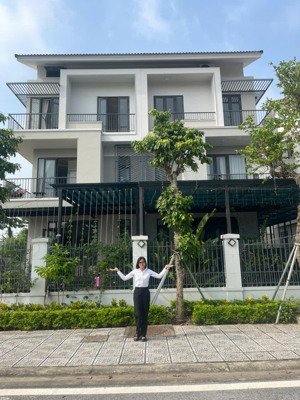 cực hiếm căn biệt thự 200m (79tr/m2) - view công viên giá gốc cđt- ân hạn lãi gốc 24 tháng