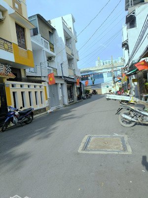 bán nhà góc 2 mặt tiền hxh, lý phục man, p.bình thuận, quận 7