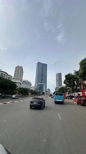 bán toà văn phòng mặt phố chùa láng, 125m2, mặt tiền 6m, 115 tỷ, sổ sẵn, giao dịch ngay