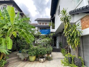 chỉ 80 triệu bạn có thể thuê cho mình một căn villa sân vườn đẹp như mơ ở thảo điền