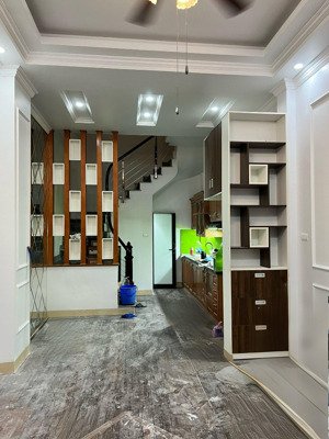 nhà ngọc thụy - 5 tầng - 3 phòng ngủ - 4 vệ sinh - 6 tỷ chút giá tốt nhất khu vực