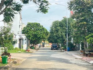 kdc gia hòa, bán lô đất biệt thự đơn lập dt 12x16, đường số 10 sát trục chính. sổ hồng. 