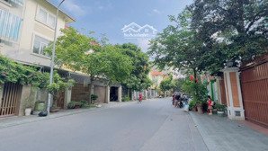 biệt thự làng việt kiều châu âu, đẳng cấp đáng sống, 46.8 tỷ, mt 10m, 200m2, 4 tầng, sân vườn,để ở