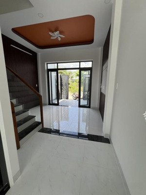 bán nhà đẹp -đường 7m-3 tầng-4pn-nguyễn xiển -p.trường thạnh- quận 9- chỉ 5 tỷ