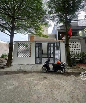 bán nhà cấp 4, mt nhựa, p. tân định, tp. bến cát dt: 6x18m tc100% shr đang cho thuê