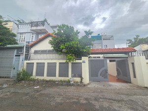 cho thuê vila sân vườn thảo điền siêu đẹp
