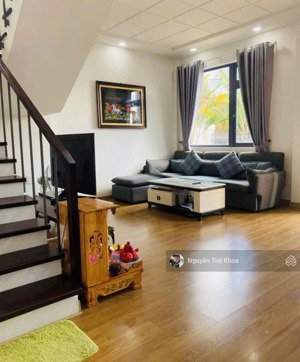 bán villa mặt tiền phường 7 đà lạt 8,9tỷ