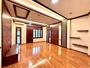 bán nhà 5 tầng đường tân mai mặt đường oto tránh nhau - 90m2 - mặt tiền 5m - 5 tầng, giá 2x tỷ