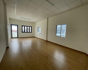 bán gấp nhà ngay thành thái, quận 10, dt ngang rộng 10.2x11m, 112m2. giá siêu hời 18,7 tỷ