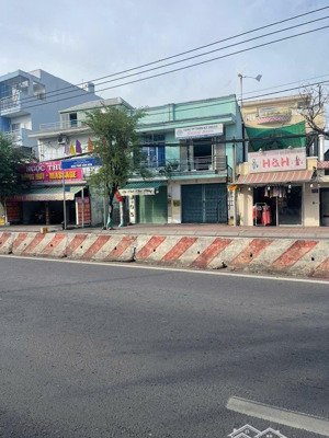 bán mặt tiền kinh doanh đường huỳnh tấn phát .ngang khủng 7.5m . chỉ 10 tỉ nhỉnh