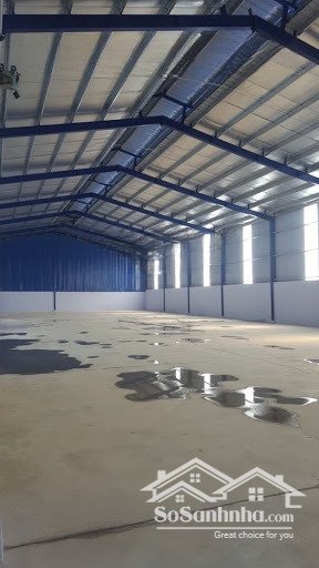 kho cạnh sân bay tsn, dt kho 1000m2 ,có pccc đầy đủ, cont40f vào.