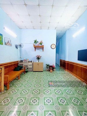 bán rẻ nhà xóm nghèo dĩ an gần vincom 550