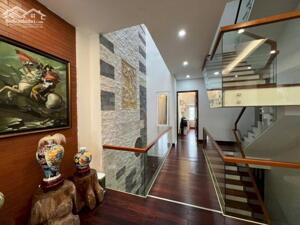 Bán Nhà 2 Mê Mặt Tiền Nguyễn Trung Trực Kẹp Cống Đối Diện Trường Học. Giá 9Tỷ7 Sập Hầm