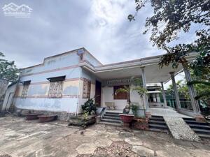 Cần bán gấp gần 1000m nhà và đất( 100m thổ cư) nhà thuộc phường sơn đông, đường ô tô đến đất