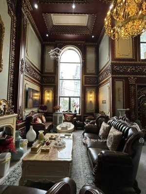 bán nhanh căn nhà biệt thự. siêu lộc văn cao. diện tích 180 mét 9.20= 180 mét .