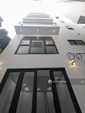 5,65 tỷ sở hữu nhà 6 tầng cổ linh, long biên gần aeon mall, 100m ra đường cổ linh, thcs thạch bàn