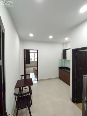 Phòng ngủ tách bếp - cửa sổ lớn ngay trung tâm Quận 10