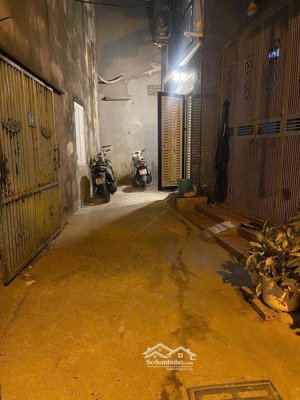 bán gấp nhà ngọc lâm, long biên ngõ ô tô vỉa hè 2 mặt thoáng, full nội thất