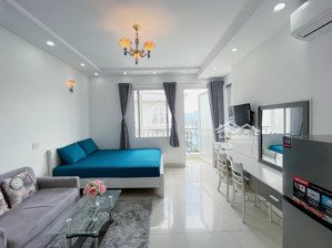 phòng ban công 35m2 full nội thất cách mạng tháng 8 q10