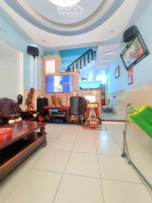 bán nhà lô góc 2mt - sân xe hơi - vị trí vip - tân đông hiệp - dĩ an - bình dương. vị trí: trung t