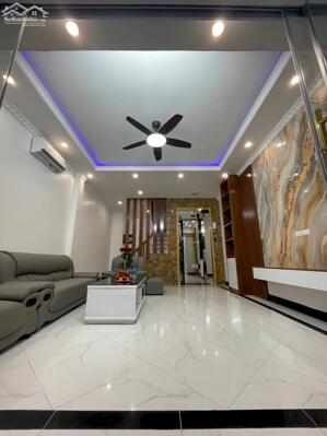 Cần bán gấp nhà đẹp Phạm Văn Đồng 40m2, 6T, thang máy