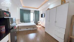 HƠN 8 TỶ, NHÀ NGUYỄN VĂN CỪ 40M, 5T, MT 4M, Ô TÔ VÀO NHÀ, NGÕ THÔNG, DÒNG TIỀN ĐỀU.