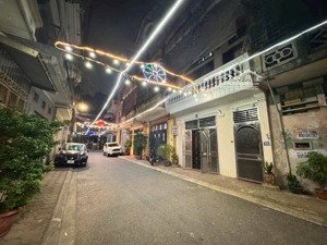 tôi chính chủ cần bán nhà 3 tầng cũ khu phân lô phường sài đồng ô tô tránh vỉ hè