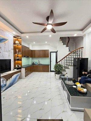 bán nhà riêng xuân đỉnh , 57m2 chỉ 10 tỷ , dân xây chắc chắn , ô tô đỗ , sát phố ,lô góc , cực hiêm