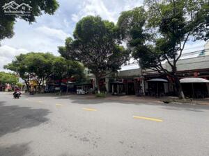 Bàn nhà 1 trệt 3 lầu mặt tiền Phan Trung, Tân Mai, Biên Hòa, 250m2, giá 36 tỷ.