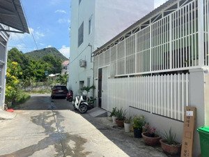 bán nhà(ngộp banhk) dt82m2-2pn-đ 6m-vĩnh hoà-nha trang- chỉ 3ty6