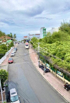 bán nhà 5 tầng mặt tiền đường nguyễn đình chiểu view biển, gần trường đại học thuỷ sản