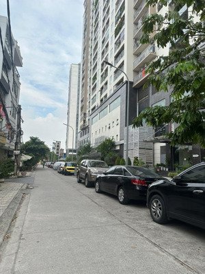 hơn 7 tỷ nhà 5 tầng, phố nguyễn sơn, bồ đề long biên, sát chung cư berive