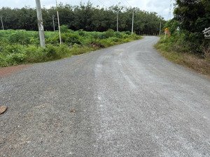 cần bán gấp gần 2 sào, tổng 52m mặt tiền nhựa rộng 8m, đất bằng phẳng đẹp miên man