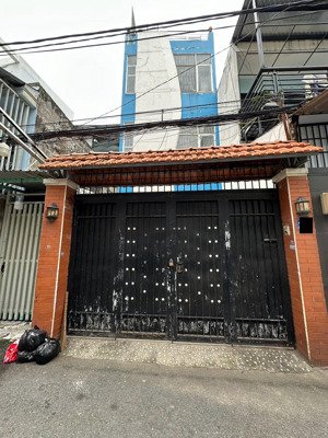 cho thuê nhà 5 tầng giá 13 triệu/ tháng phường bình trưng, tp hcm