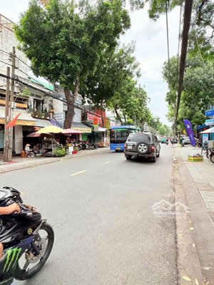 hàng hót nhà mặt tiền giá như trong hẻm ,bán nhà mặt tiền 628 lê văn thọ