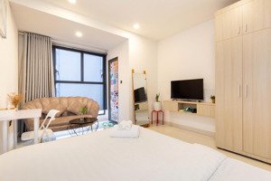 cần bán cc botanica dt 52m2 1pn 1wc full nt shophouse giá 3,5 tỷ. lh tuấn