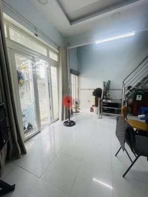 nóng - bán nhà 2 tầng ngay chợ thủ đức linh tây xe hơi tránh chỉ 5.2 tỷ dt: 84m2 (8,5x10m) - shr