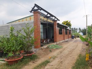 125m2 (8x15m) thị trấn cần giuộc, sổ hồng riêng, đường xe hơi, khu dân cư đông đúc giá rẻ hơn 1 tỷ