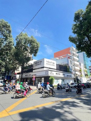 hot góc 2 mặt tiền phạm ngọc thạch - bà huyện thanh quan, quận 3