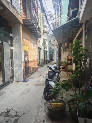 nhà mới xây đẹp hẻm rộng nội thất tặng dọn vào ở ngay giấy tờ hợp lệ