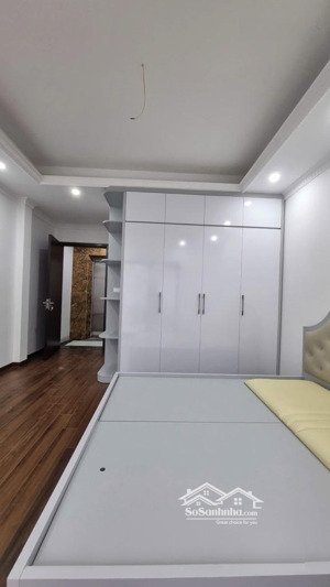 bán nhà đống đa - phân lô - ô tô đỗ cửa - thang máy - nội thất cơ bản - cách phố 40m