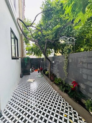 hoàng hoa thám - dt 54m2 - giá chỉ 8,6 tỷ - gần ô tô - 2 thoáng - sân vườn đẹp - full nội thất