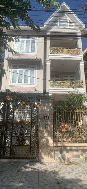 chính chủ bán nhà biệt thự nhà 2 mặt tiền dt 225 m2, nhà xây 4 tầng hoàn thiện nội thất đầy đủ