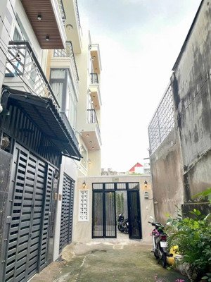 bán nhà riêng 2,95 tỷ, 90m2, 3pn, 3wc tại tạ quang bửu, p.5, q.8. sổ sẵn. pháp lí đầy đủ.