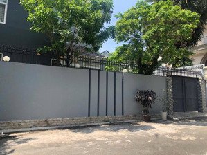 bán villa 2mt khu fideco thảo điền quận 2. dt 406m2. giá tốt