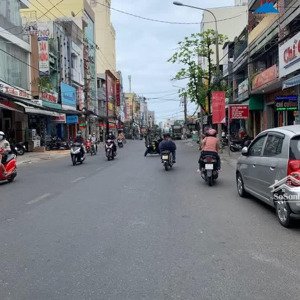 bán nhà đường núi thành , dt 343m2 ngang 10.5 , vị trí sầm uất