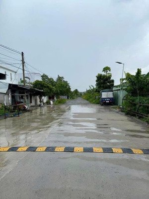 chú hai bán lô đất mt kd 150m2 kdc vĩnh phú 2 bình hoà, đường 8m cách khu chế xuất linh trung 5